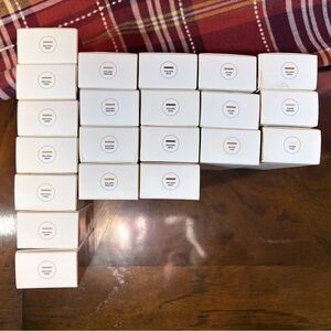 ICONIC LONDON SUPER SMOOTHER BLURRING SKIN TINT